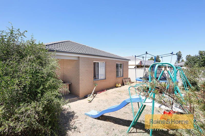 Photo - 5 Clare Street, Brookfield VIC 3338 - Image 9