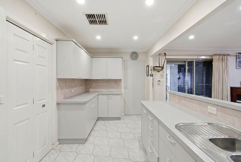 Photo - 5 Clarence Avenue, Keysborough VIC 3173 - Image 3