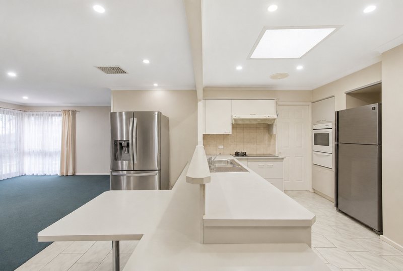 Photo - 5 Clarence Avenue, Keysborough VIC 3173 - Image 4