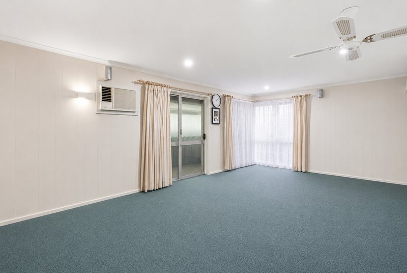 Photo - 5 Clarence Avenue, Keysborough VIC 3173 - Image 5
