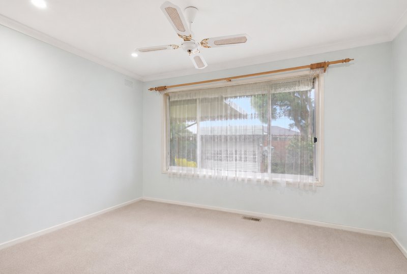 Photo - 5 Clarence Avenue, Keysborough VIC 3173 - Image 8