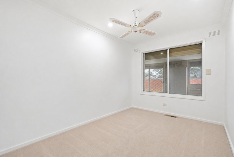 Photo - 5 Clarence Avenue, Keysborough VIC 3173 - Image 12