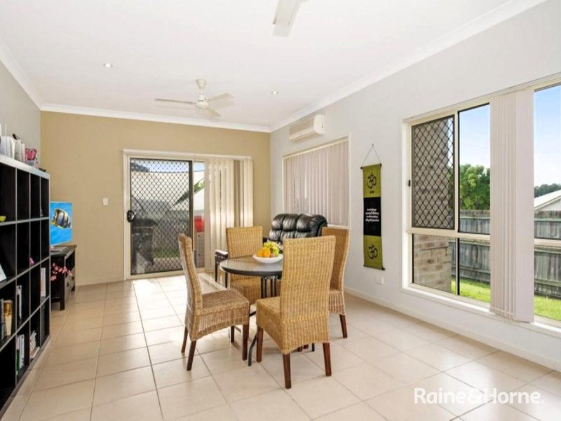 Photo - 5 Clarence Street, Murrumba Downs QLD 4503 - Image 3