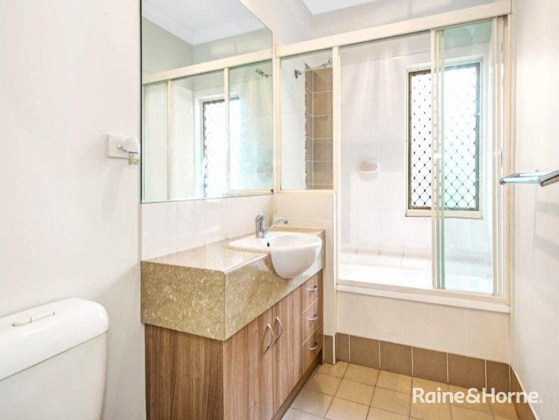 Photo - 5 Clarence Street, Murrumba Downs QLD 4503 - Image 7