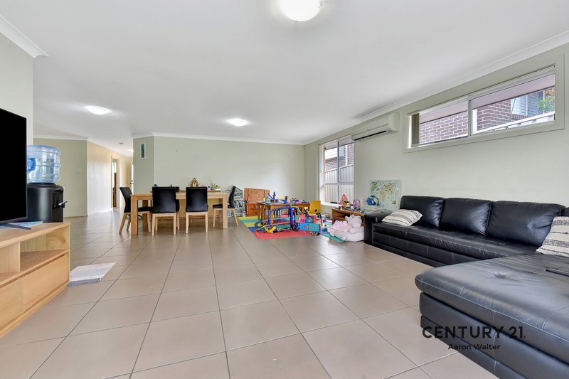 Photo - 5 Clarkstone Avenue, Cameron Park NSW 2285 - Image 4