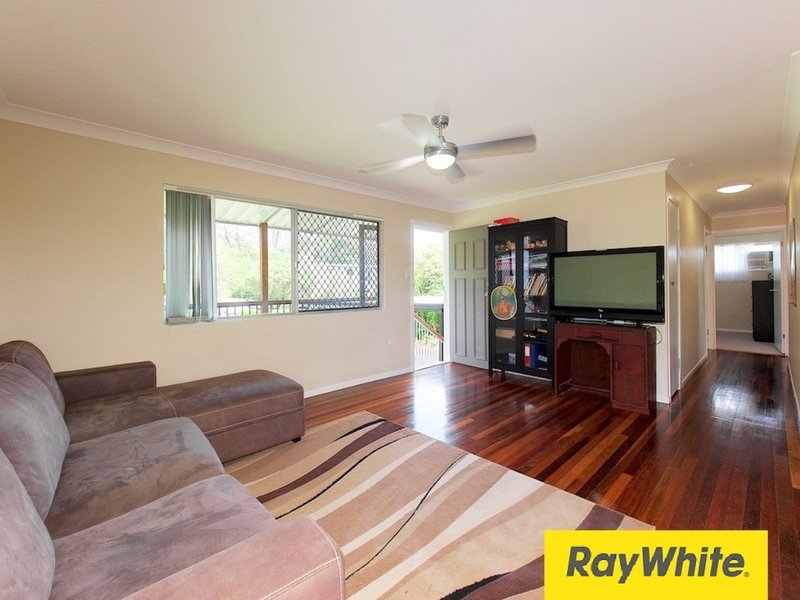 Photo - 5 Claverton Street, Woodridge QLD 4114 - Image 6