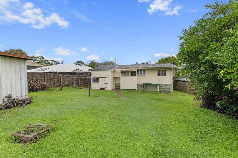 Photo - 5 Claymeade Street, Wynnum QLD 4178 - Image 3