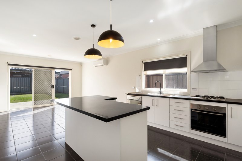 Photo - 5 Clayton Road, Craigieburn VIC 3064 - Image 2