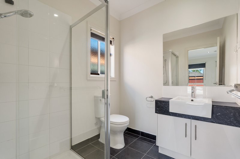 Photo - 5 Clayton Road, Craigieburn VIC 3064 - Image 7