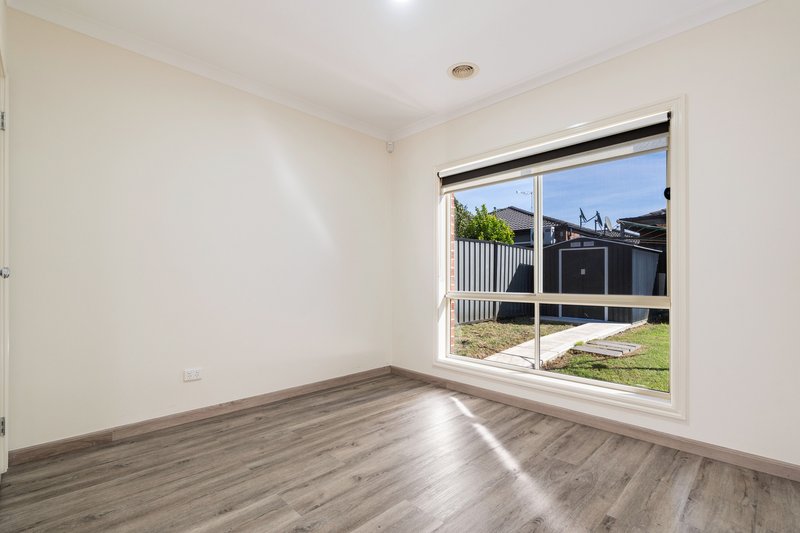 Photo - 5 Clayton Road, Craigieburn VIC 3064 - Image 10