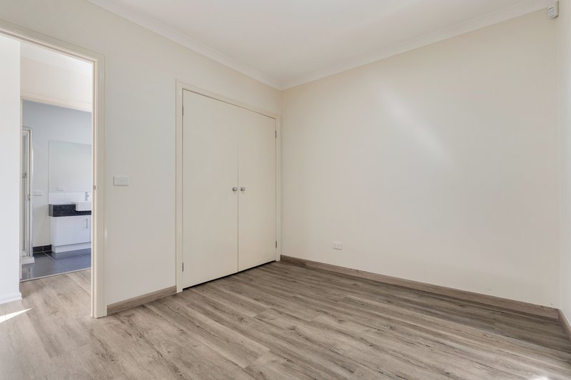 Photo - 5 Clayton Road, Craigieburn VIC 3064 - Image 11