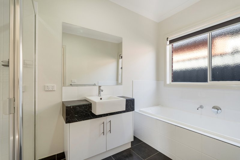 Photo - 5 Clayton Road, Craigieburn VIC 3064 - Image 12