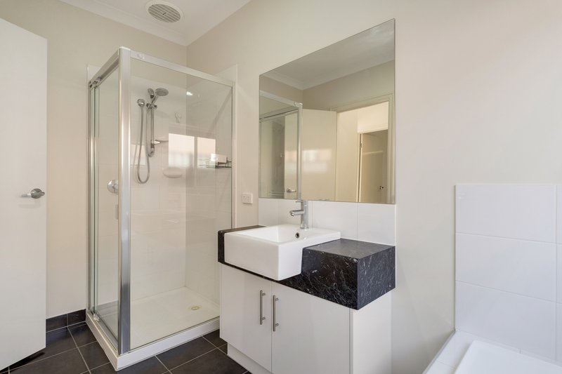 Photo - 5 Clayton Road, Craigieburn VIC 3064 - Image 13