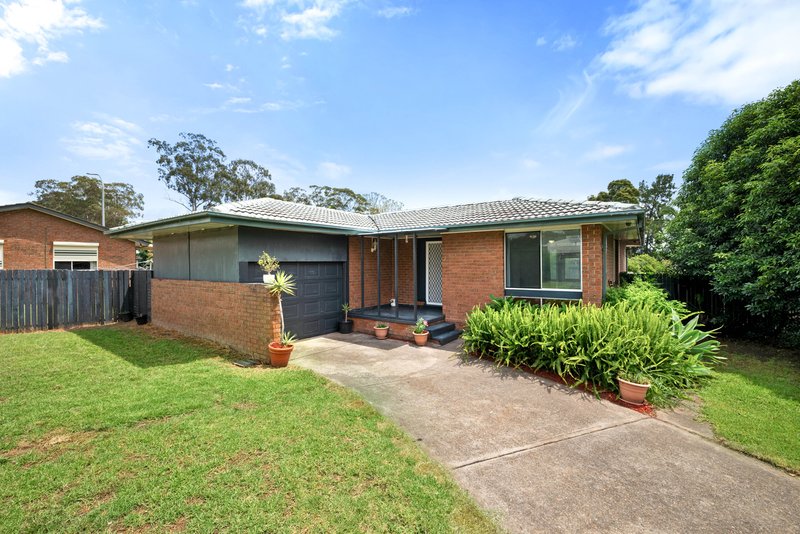 Photo - 5 Clematis Place, Macquarie Fields NSW 2564 - Image 2