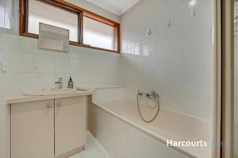 Photo - 5 Cline Court, Hampton Park VIC 3976 - Image 11