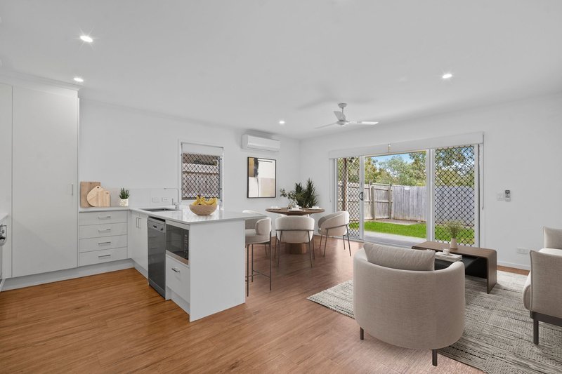 Photo - 5 Como Place, Waterford West QLD 4133 - Image 2