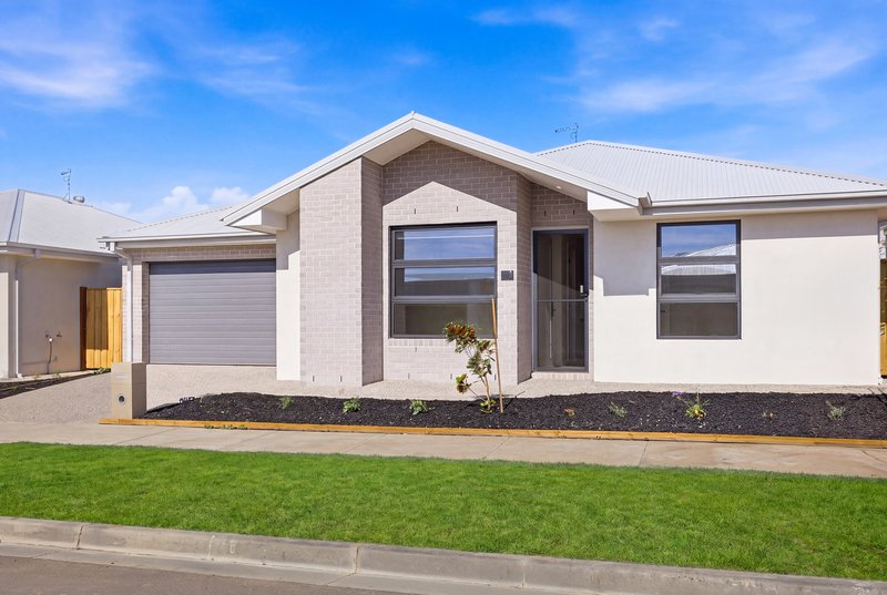 Photo - 5 Comox Avenue, Wyndham Vale VIC 3024 - Image 1