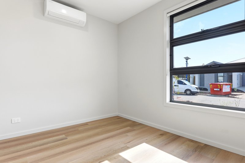 Photo - 5 Comox Avenue, Wyndham Vale VIC 3024 - Image 8