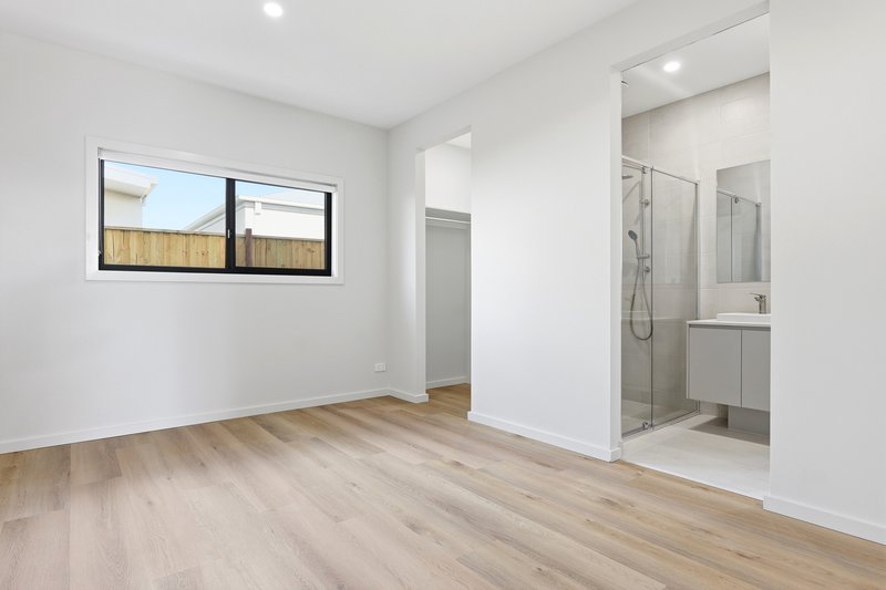 Photo - 5 Comox Avenue, Wyndham Vale VIC 3024 - Image 9