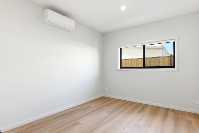 Photo - 5 Comox Avenue, Wyndham Vale VIC 3024 - Image 11