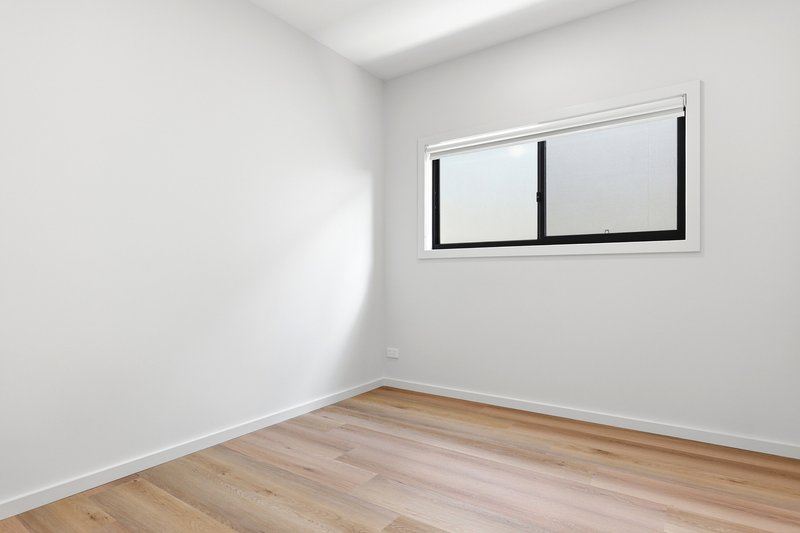 Photo - 5 Comox Avenue, Wyndham Vale VIC 3024 - Image 12