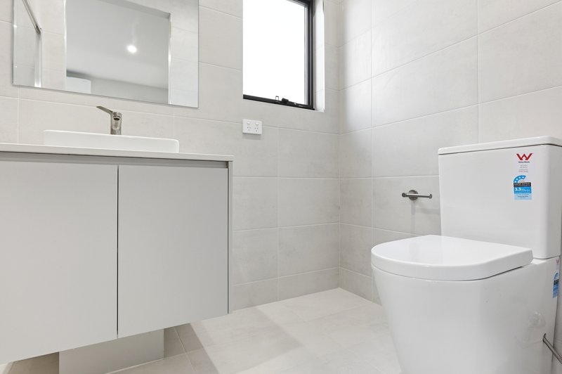 Photo - 5 Comox Avenue, Wyndham Vale VIC 3024 - Image 18