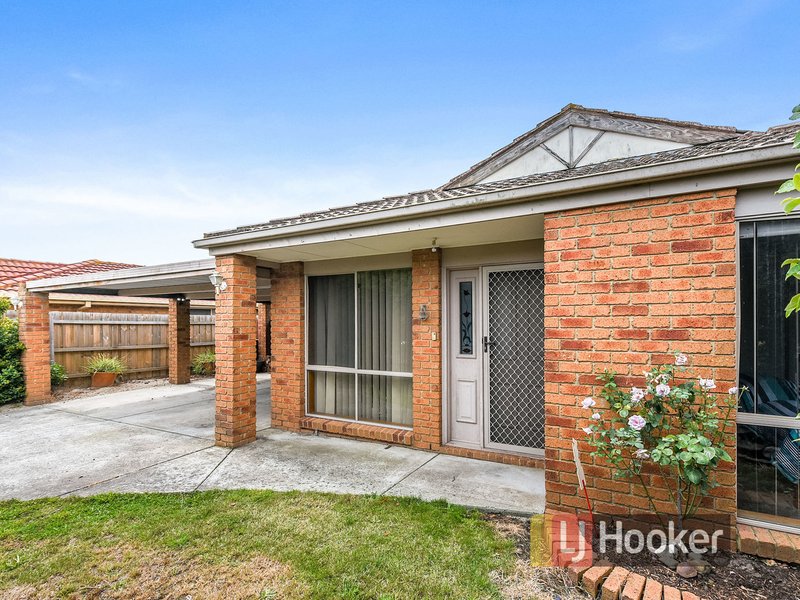 5 Comte Close, Cranbourne West VIC 3977