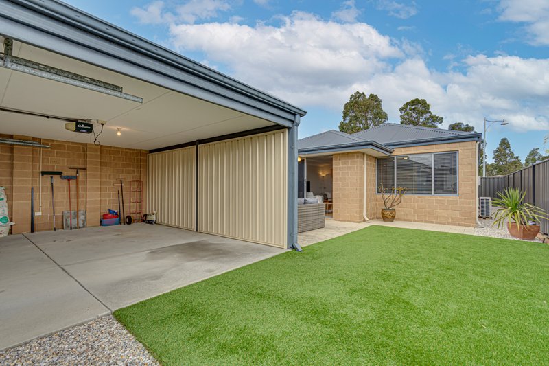 Photo - 5 Conferta Link, Banksia Grove WA 6031 - Image 30