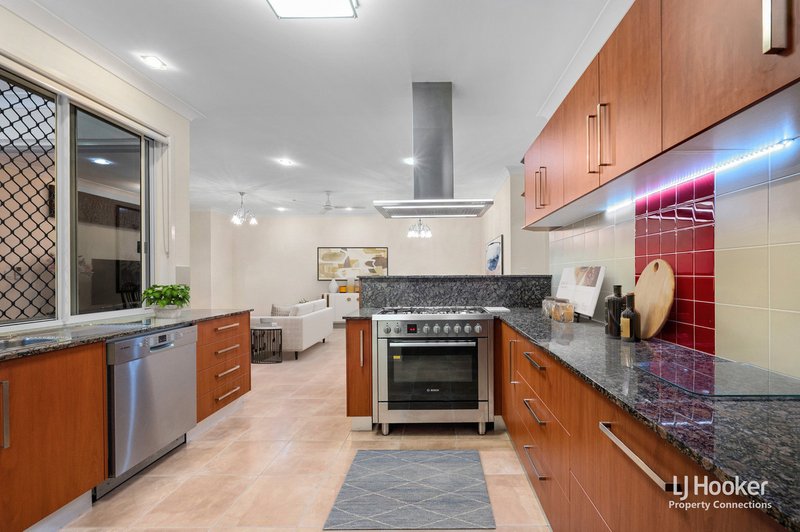 Photo - 5 Confluence Court, Eatons Hill QLD 4037 - Image 4