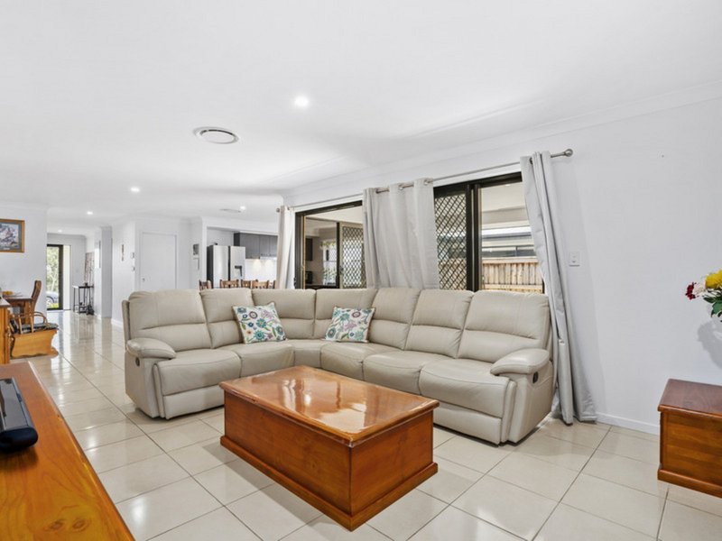 Photo - 5 Conimbla Street, Pimpama QLD 4209 - Image 6