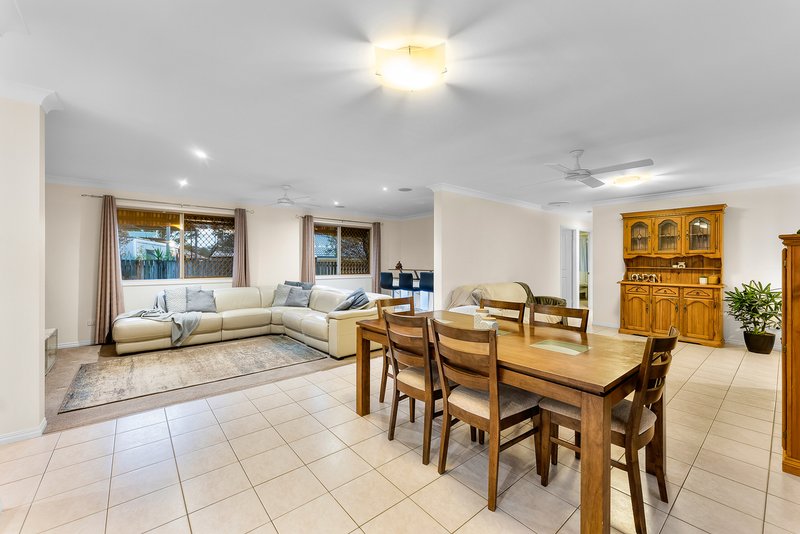 Photo - 5 Cooba Court, Murrumba Downs QLD 4503 - Image 5