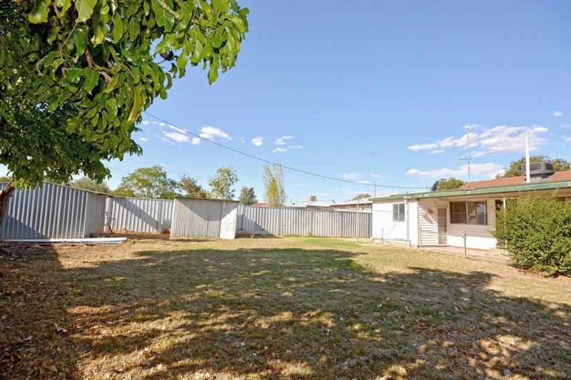 Photo - 5 Coolamon Street, Leeton NSW 2705 - Image 16