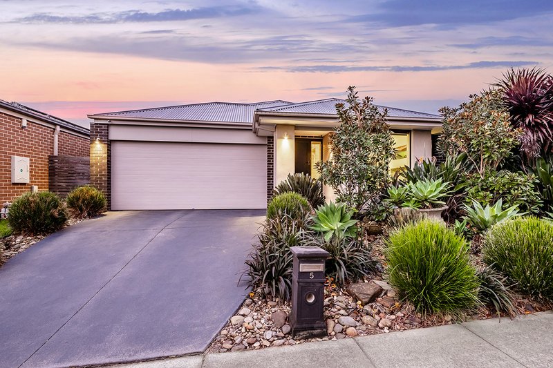 5 Coolana Drive, Clyde North VIC 3978