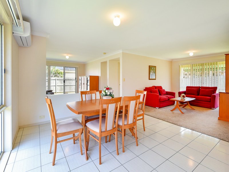 Photo - 5 Cooper Place, Carseldine QLD 4034 - Image 4