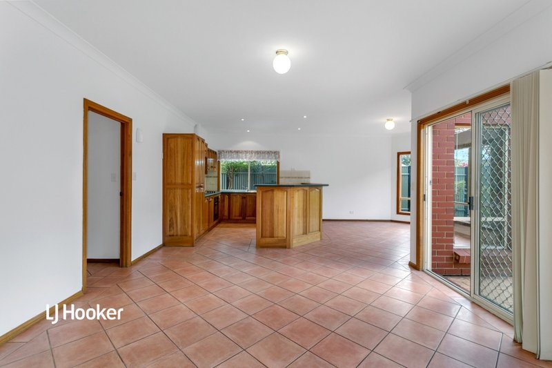 Photo - 5 Coopers Crescent, Mawson Lakes SA 5095 - Image 9