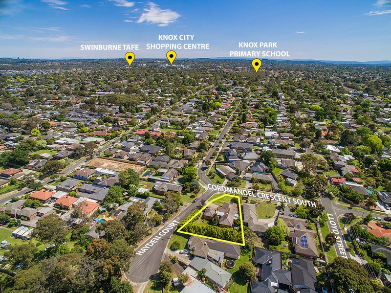 Photo - 5 Coromandel Crescent South, Knoxfield VIC 3180 - Image 3