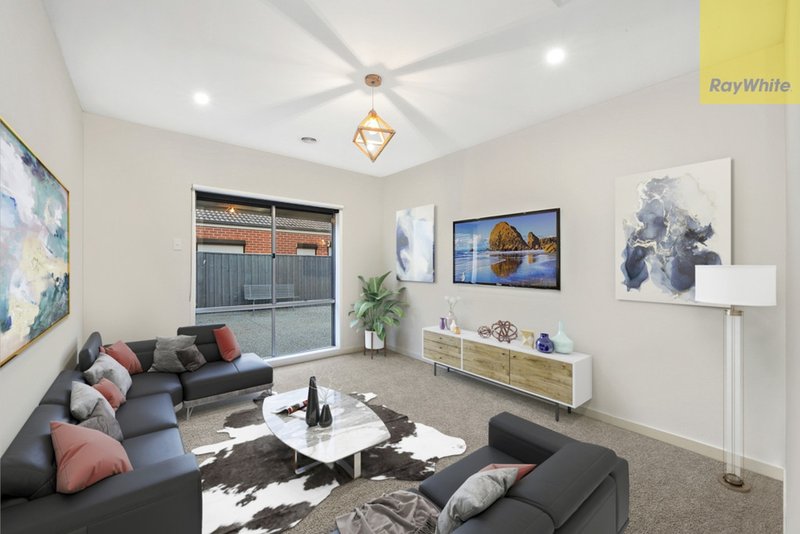 Photo - 5 Coronation Street, Taylors Hill VIC 3037 - Image 3