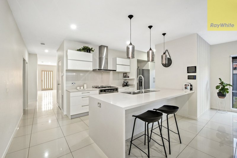 Photo - 5 Coronation Street, Taylors Hill VIC 3037 - Image 4