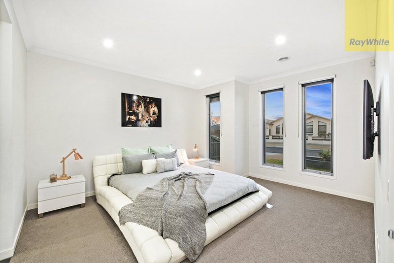 Photo - 5 Coronation Street, Taylors Hill VIC 3037 - Image 7