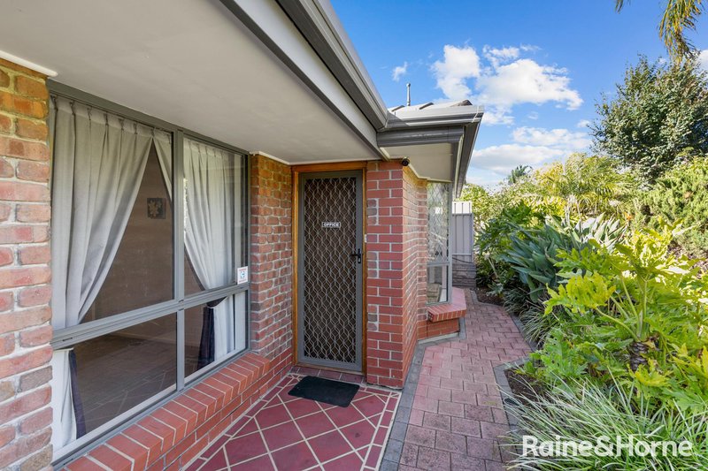 Photo - 5 Coronet Avenue, Woodcroft SA 5162 - Image 3