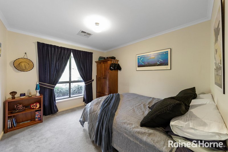 Photo - 5 Coronet Avenue, Woodcroft SA 5162 - Image 13