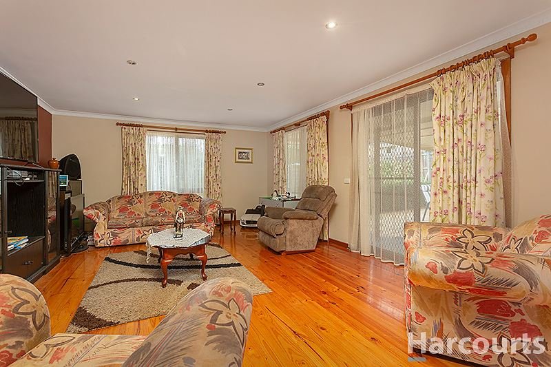 Photo - 5 Corunna Court, Glen Waverley VIC 3150 - Image 4