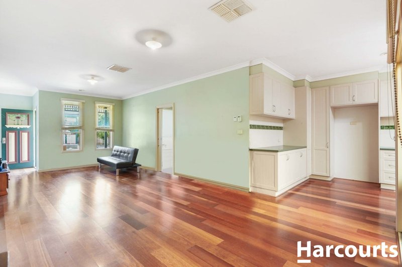 Photo - 5 Cottrell Street, Werribee VIC 3030 - Image 18