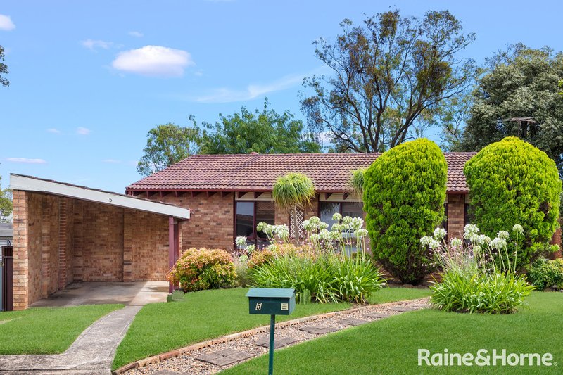 5 Coucal Place, Ingleburn NSW 2565