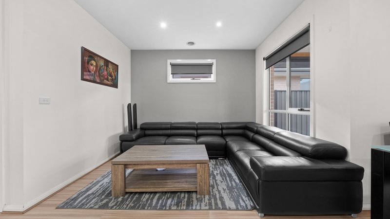 Photo - 5 Coventry Lane, Craigieburn VIC 3064 - Image 6