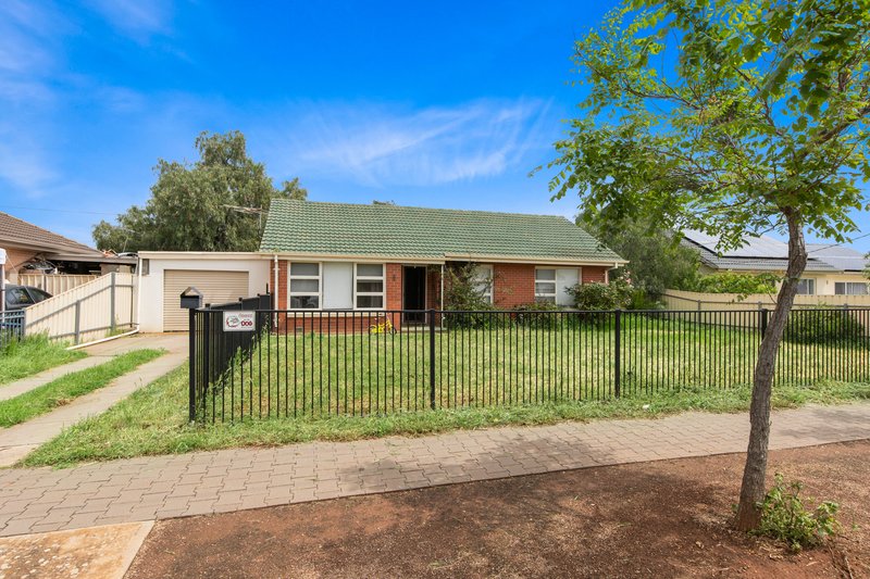 Photo - 5 Crabb Road, Smithfield Plains SA 5114 - Image 2