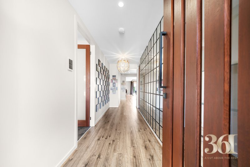 Photo - 5 Creekwood Way, Cobblebank VIC 3338 - Image 6