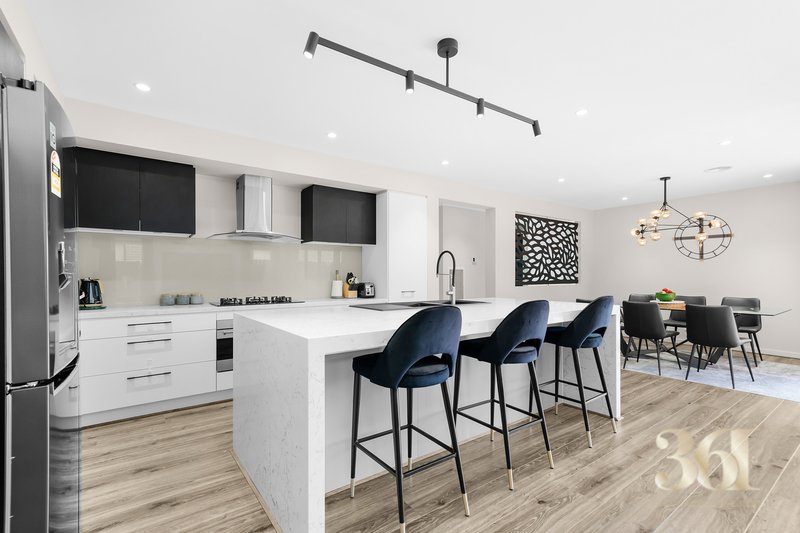 Photo - 5 Creekwood Way, Cobblebank VIC 3338 - Image 11