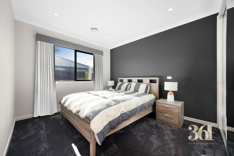 Photo - 5 Creekwood Way, Cobblebank VIC 3338 - Image 17