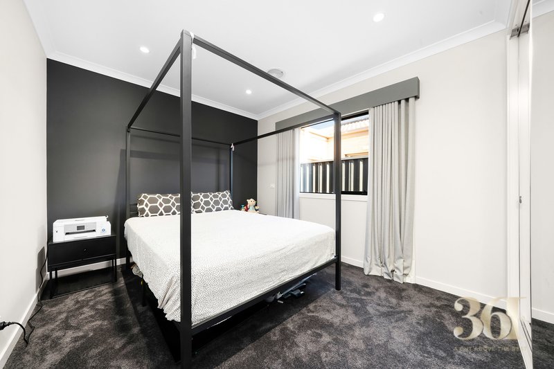Photo - 5 Creekwood Way, Cobblebank VIC 3338 - Image 22